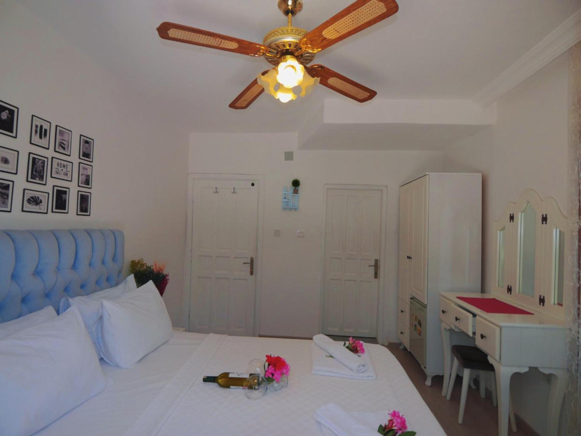 Papermoon Hotel & Apartments Каш Екстериор снимка